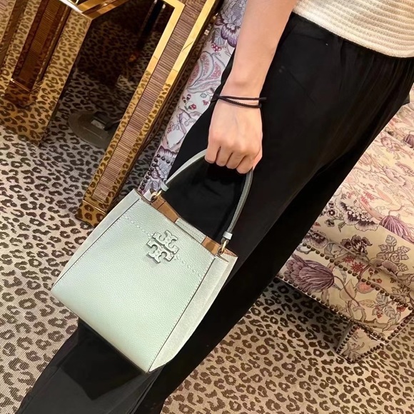 Tory Burch Small McGraw Bucket Bag - Picture 5 of 10